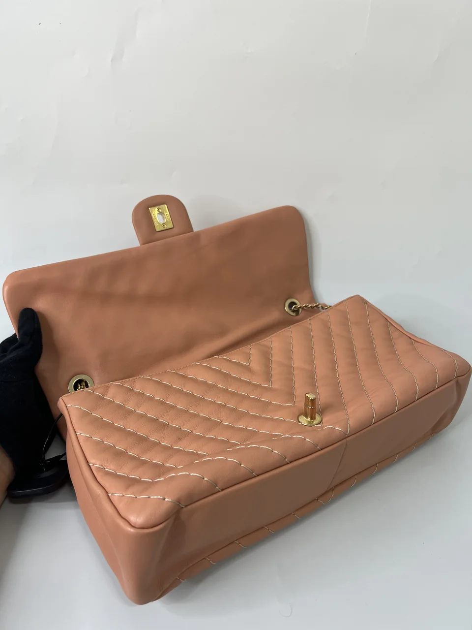 CHANEL CHEVRON 31 SINGLE FLAP view 8