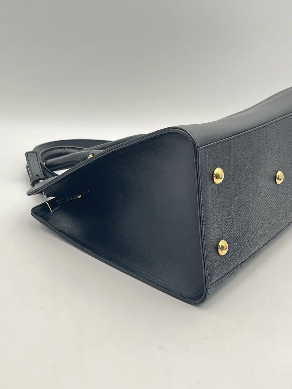 SAINT LAURENT TWO-WAY SHOULDER BAG (BLACK) view 6