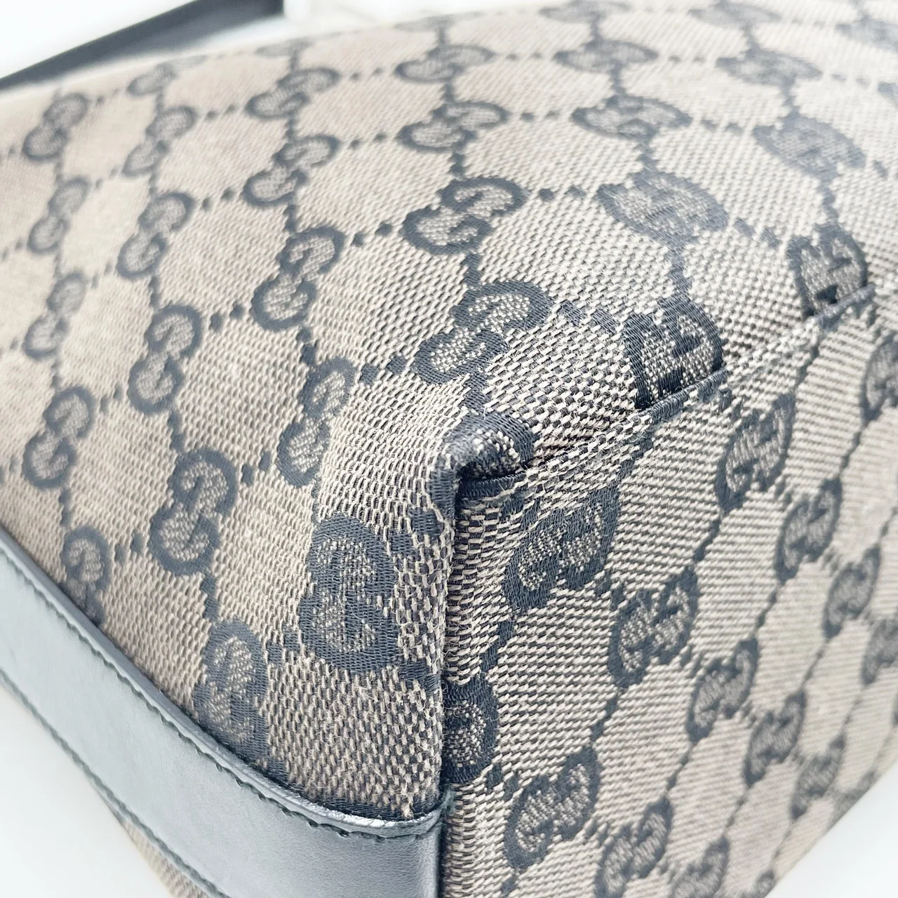 GUCCI GG CANVAS HANDBAG view 8