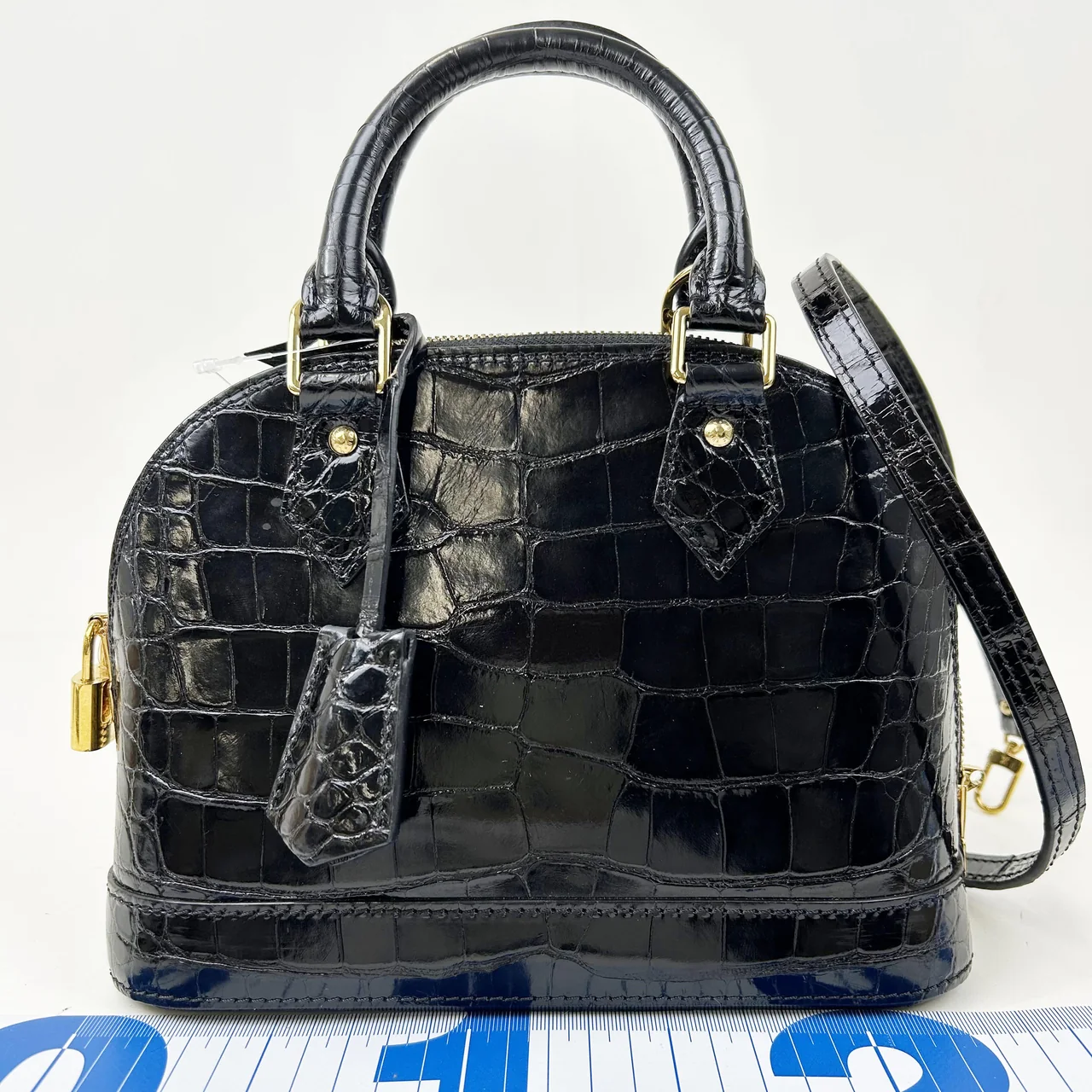 LV EXOTIC ALMA BB hover