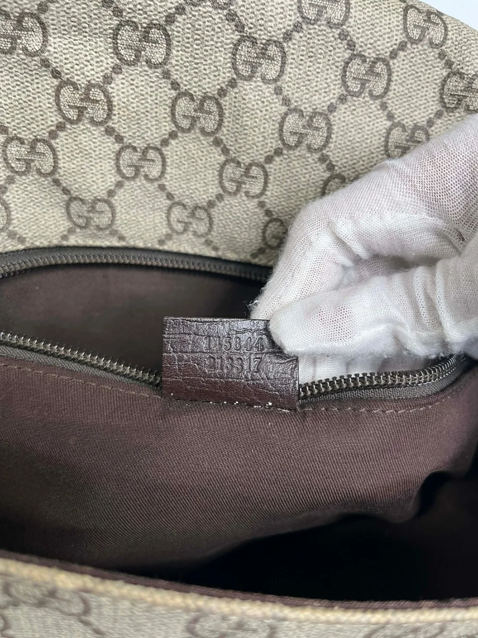 GUCCI GG SUPREME SHOULDER BAG view 10