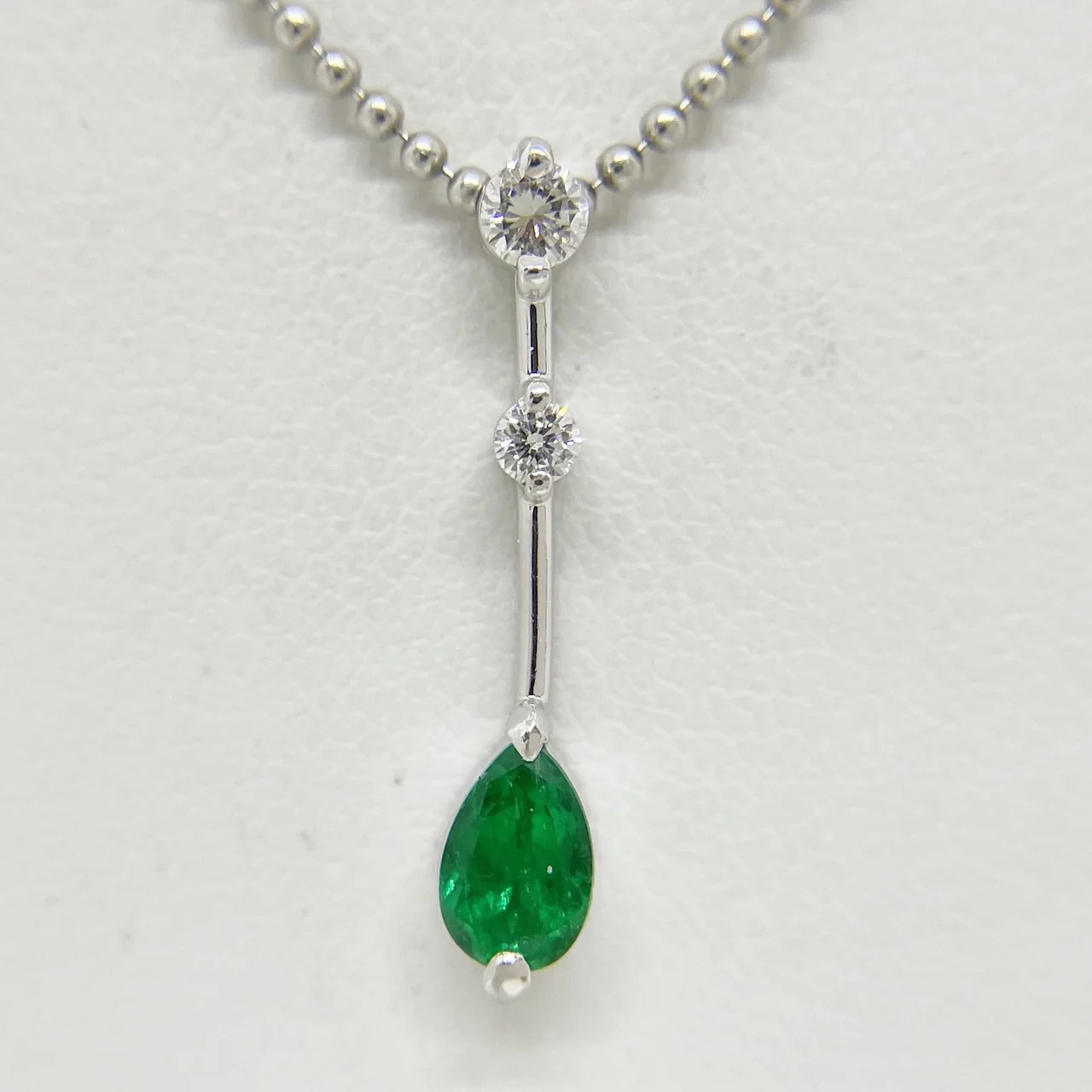 PT900/PT850 EMERALD NECKLACE E0.39CT FD0.11CT 4.7G