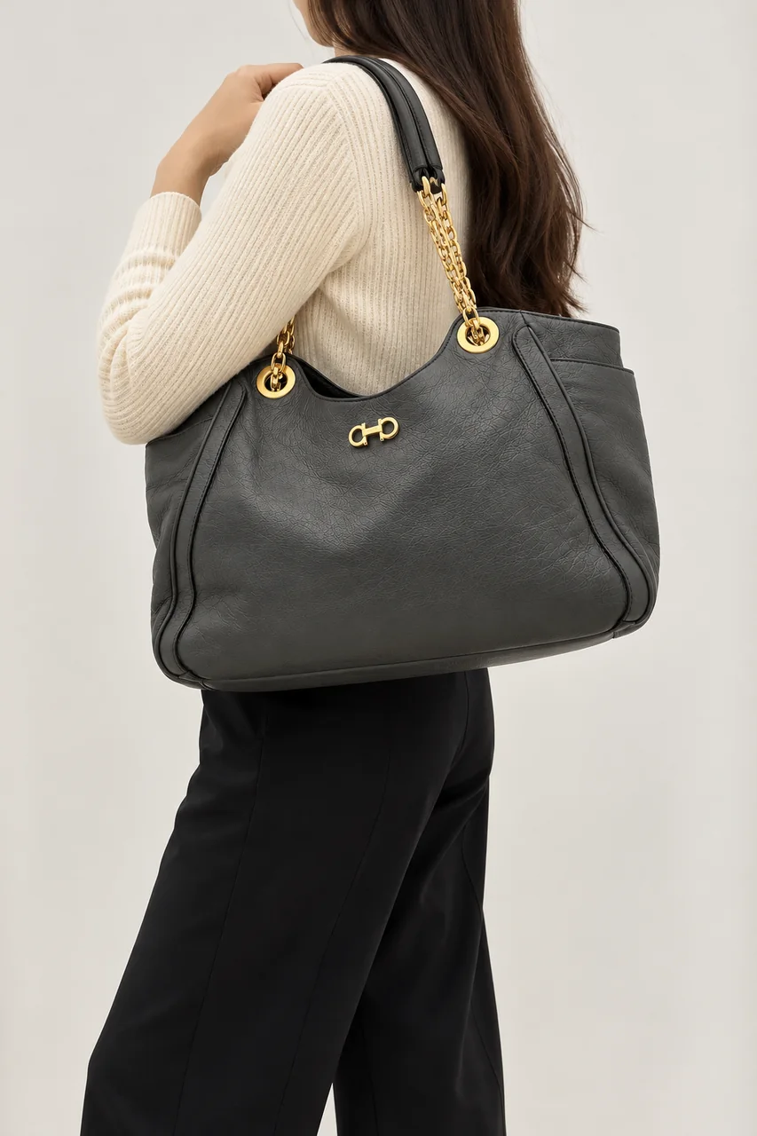 SALVATORE FERRAGAMO SHOULDER BAG hover