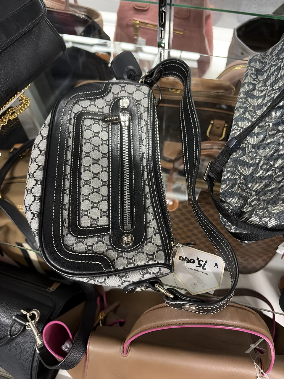 CELINE TRIOMPHE SHOULDER BAG hover