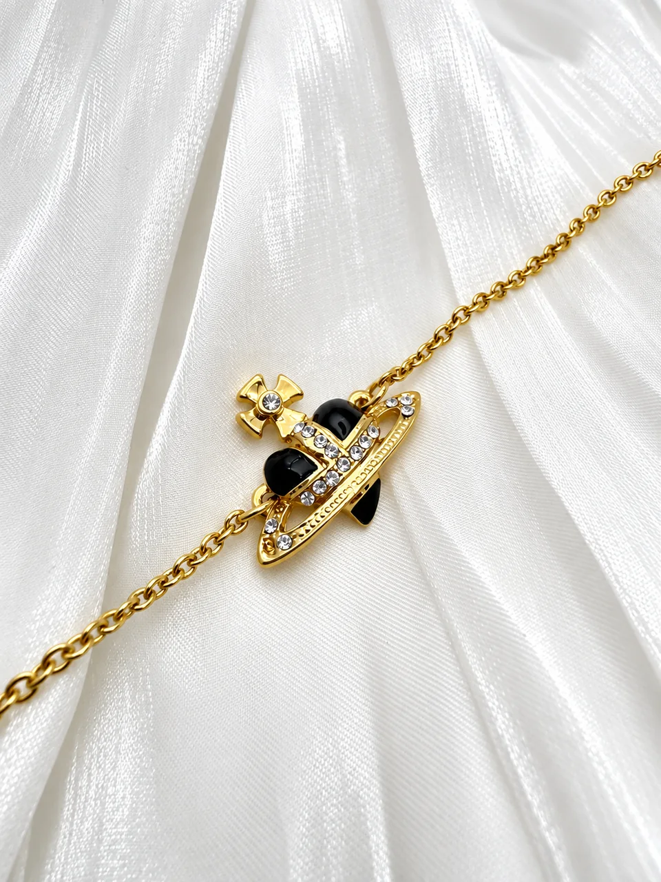 VIVIENNE WESTWOOD DIAMANTE HEART BRACELET view 4