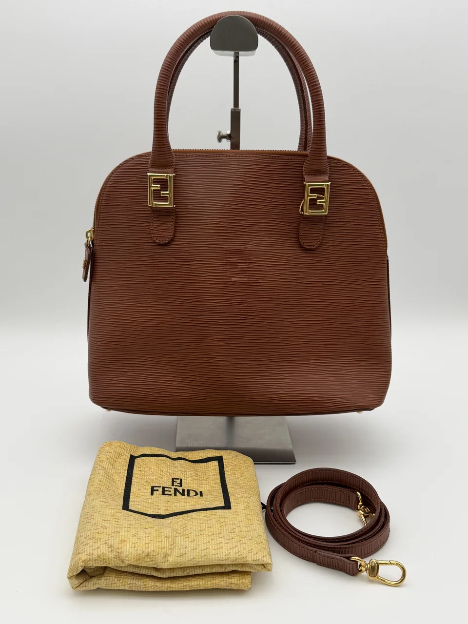 FENDI HANDBAG (BROWN)
