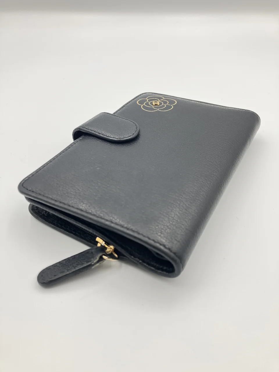 CHANEL CAMELLIA BIFOLD WALLET (16 SERIAL CODE) view 4