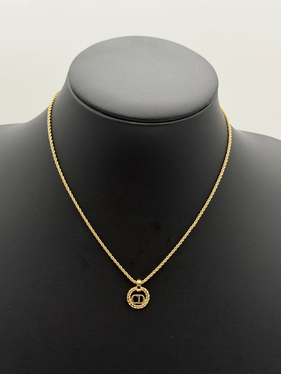 DIOR LOGO TWIST CIRCLE NECKLACE hover
