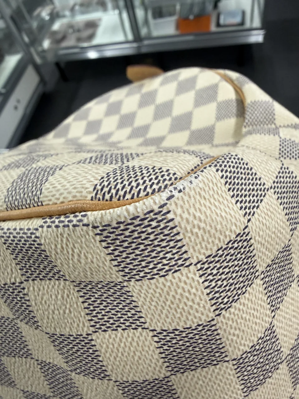 LV AZURE N41369 view 5