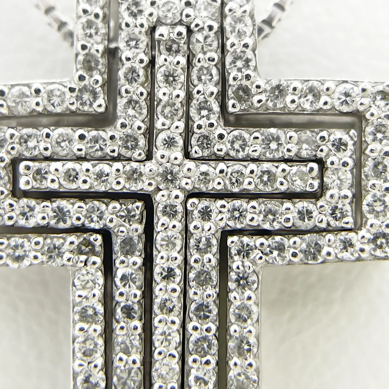 K18 CROSS NECKLACE FD0.33CT 0.27CT/0.10CT 7.7G view 3