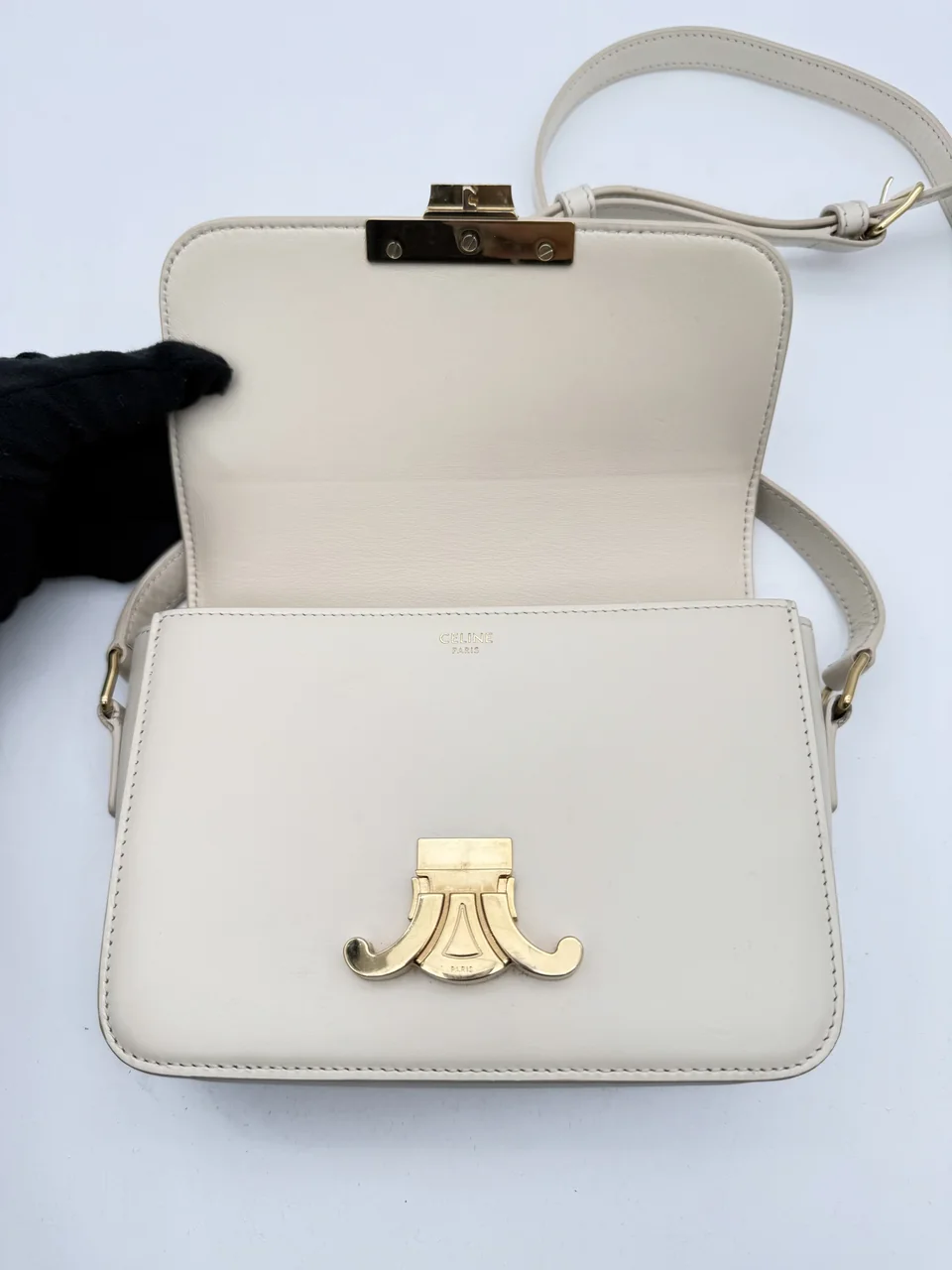 CELINE TRIOMPHE SHOULDER BAG (IVORY) view 12