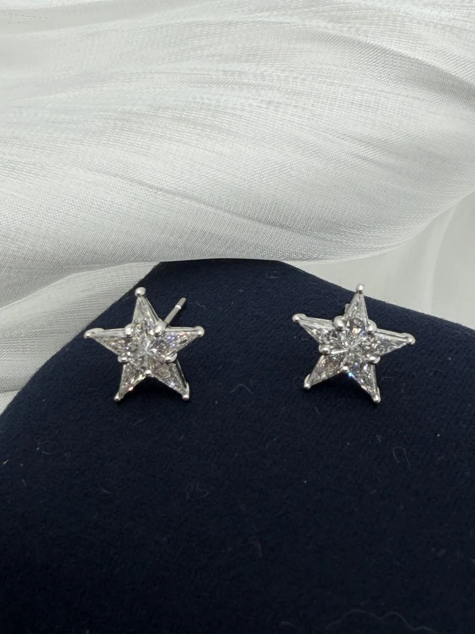 K18 STAR EARRINGS FD1.45CTS 3.58G hover