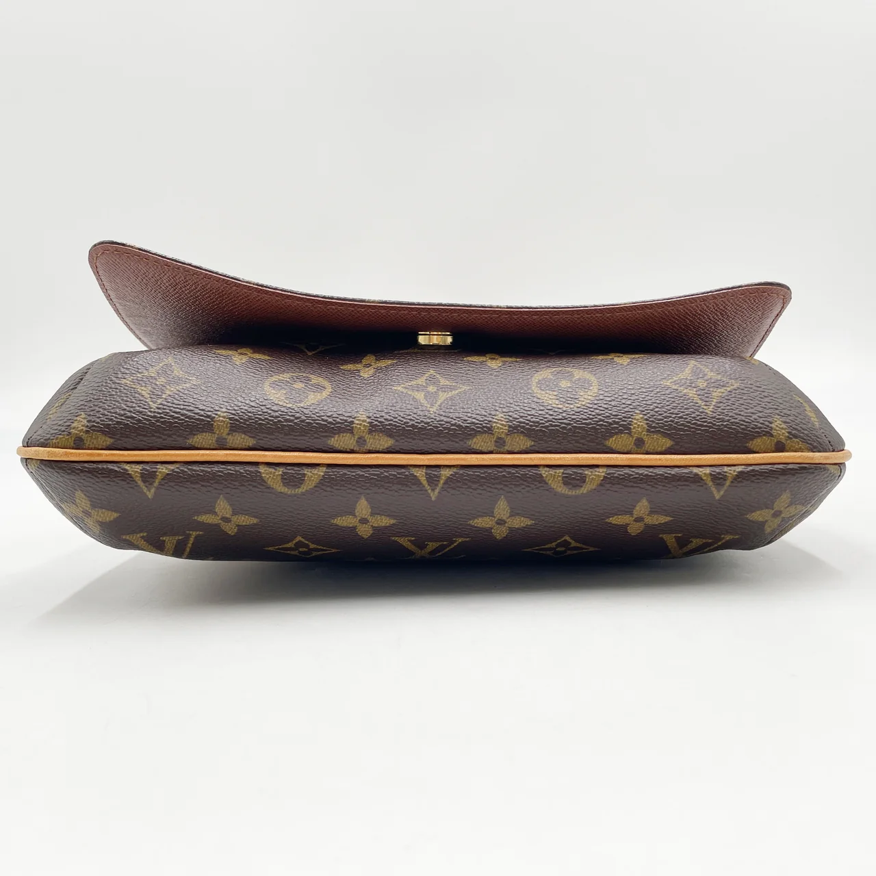 LV MONOGRAM MUSETTE TANGO SHORT view 4