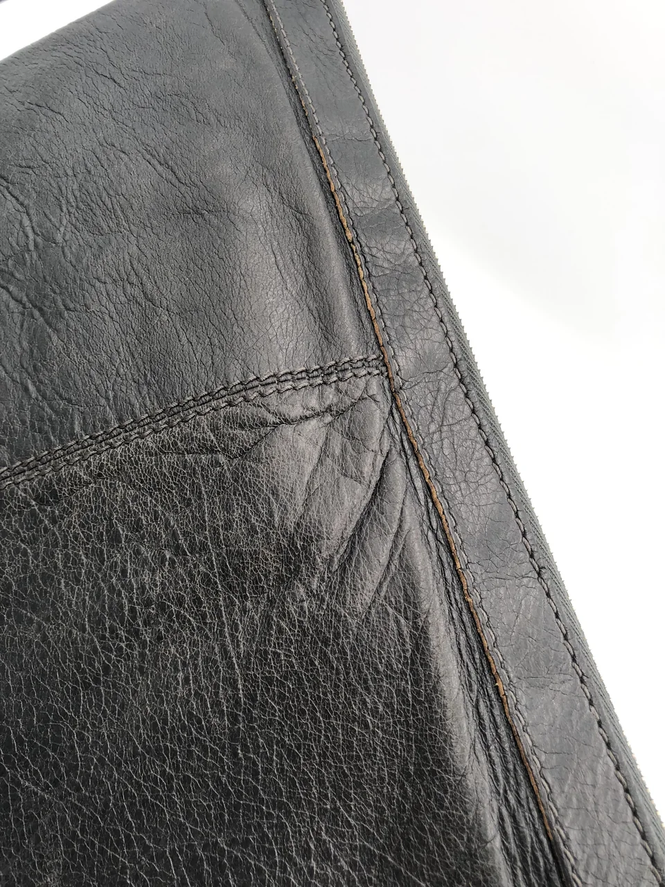BALENCIAGA CLASSIC CLUTCH (GRAY) view 8