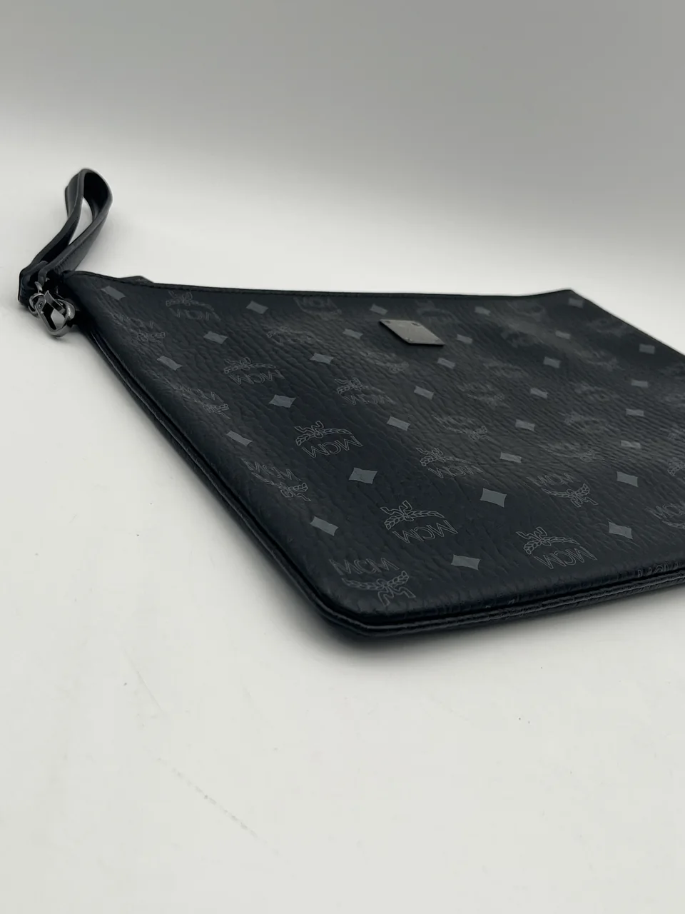 MCM CLUTCH view 3
