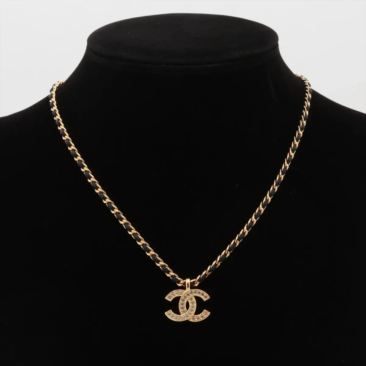 CHANEL COCO MARK NECKLACE view 5
