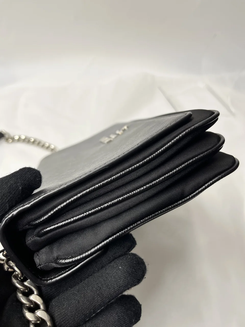 PRADA SHOULDER BAG (BLACK) view 3
