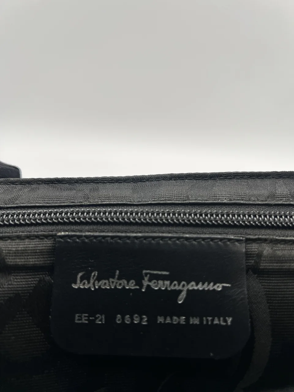 SALVATORE FERRAGAMO FLAP SHOULDER BAG (BLACK) view 10