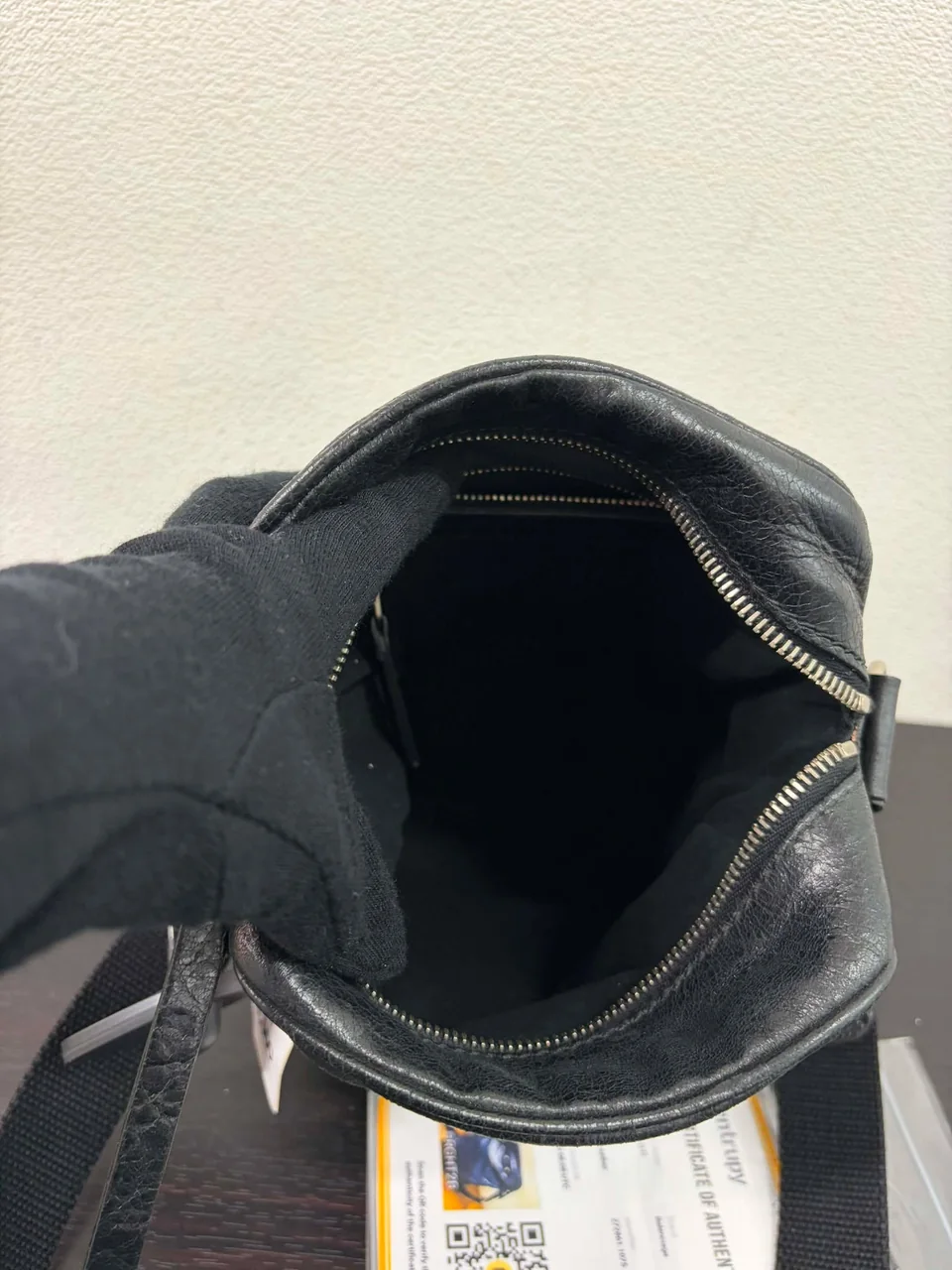 BALENCIAGA SHOULDER BAG (BLACK) photo 6
