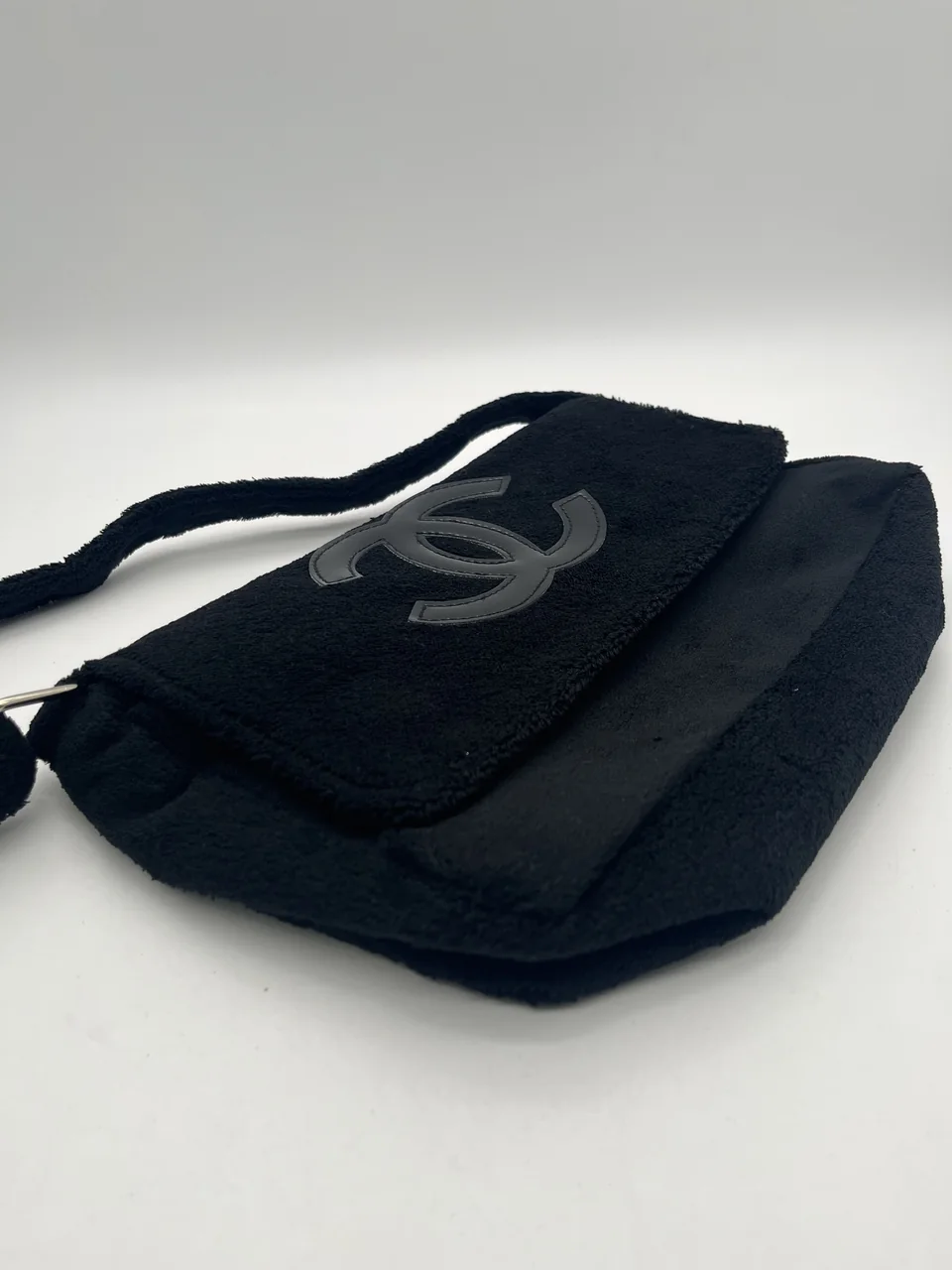 CHANEL SHOULDER BAG view 3