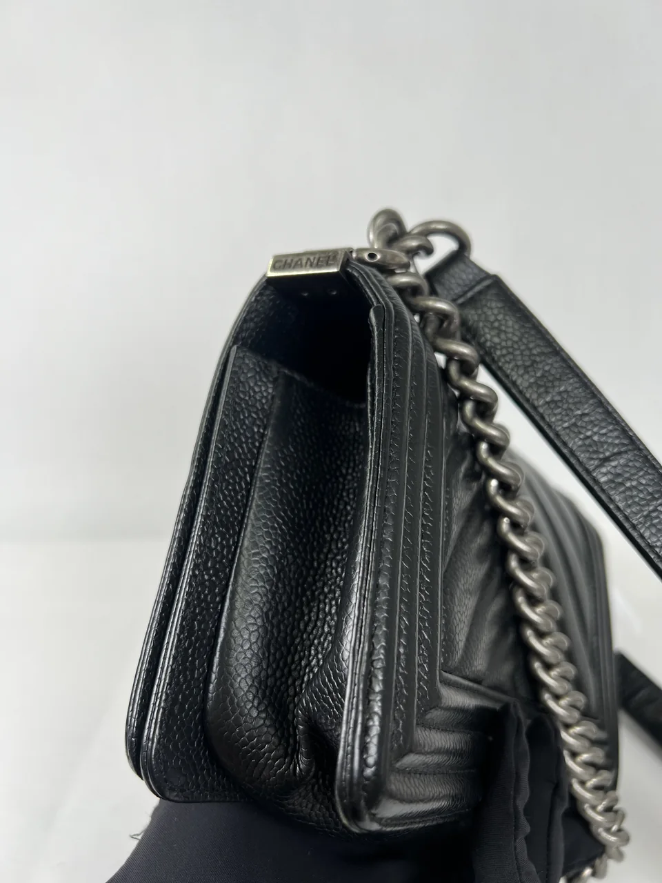 CHANEL CALF SKIN CHEVRON SHOULDER BAG (28 SERIAL CODE) view 10