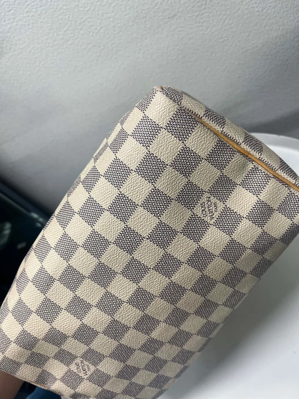 LV AZURE SPEEDY 25 hover