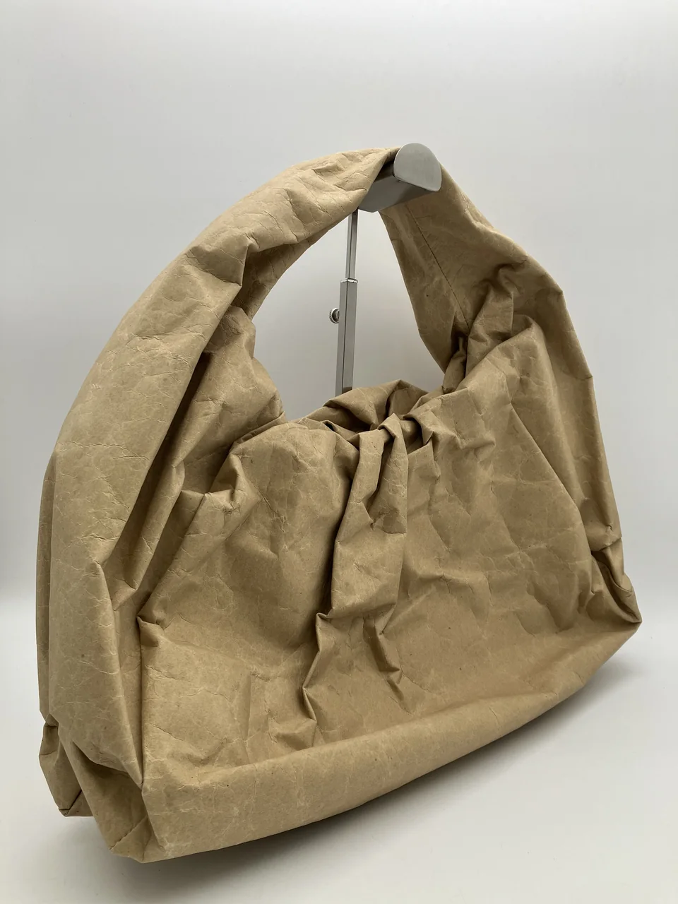 BOTTEGA VENETA HANDBAG (BEIGE) hover