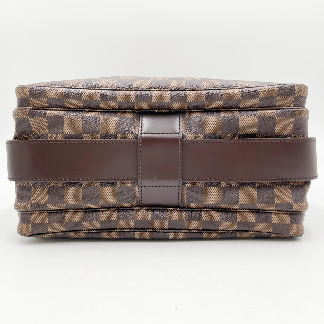 LV DAMIER NAVIGLIO view 3