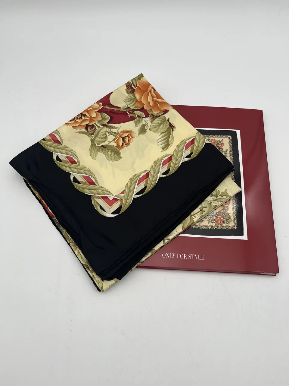 SALVATORE FERRAGAMO SCARF view 5
