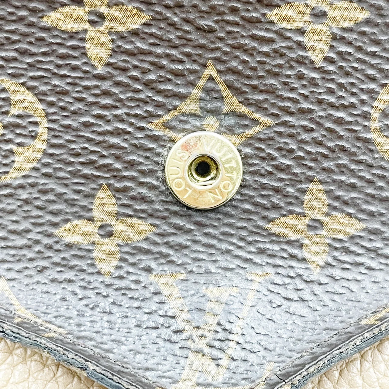 LV MONOGRAM SESAME PORTEFEUILLE DOUBLE V view 6