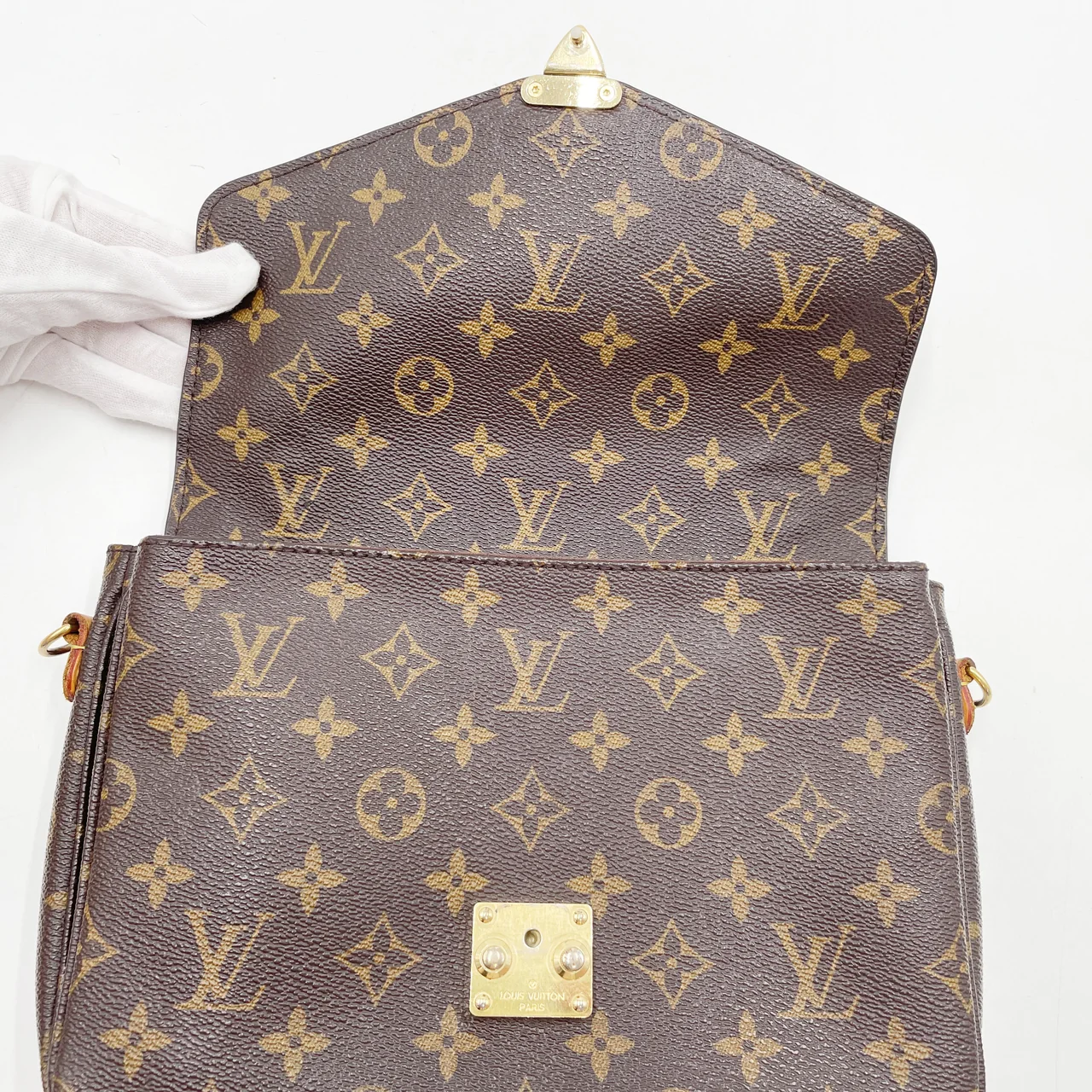 LV MONOGRAM POCHETTE METIS MM view 6