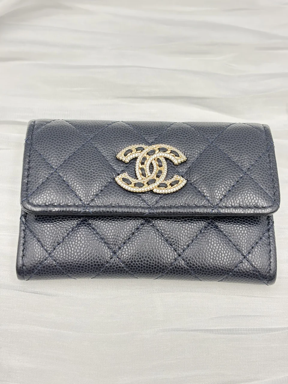 CHANEL CAVIAR CARD CASE (32 SERIAL CODE) view 5