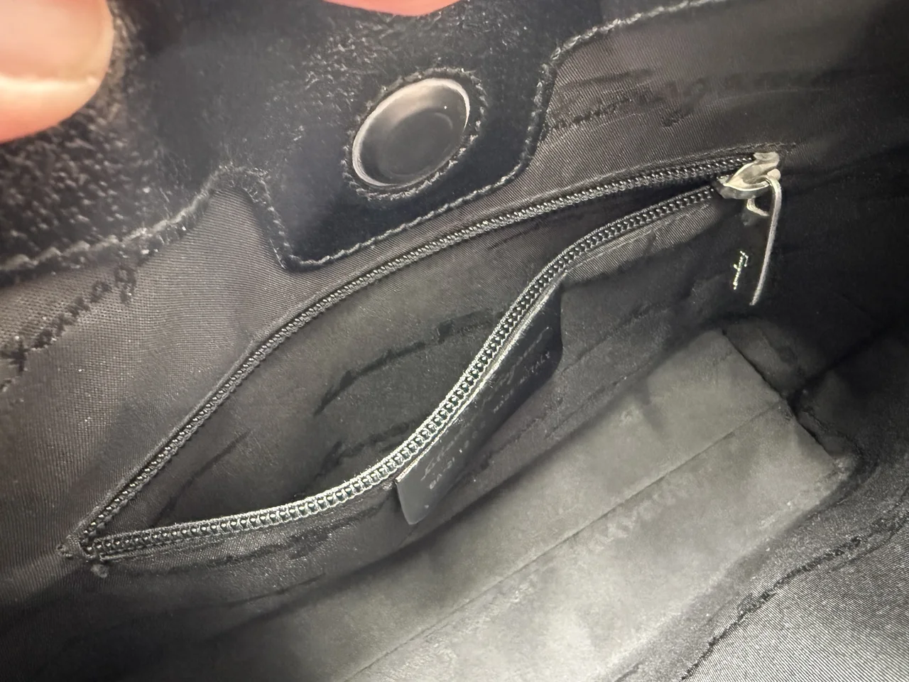 SALVATORE FERRAGAMO SHOULDER BAG (BLACK) view 7