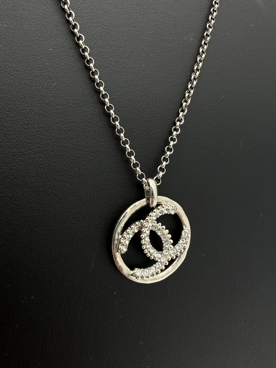 CHANEL NECKLACE view 3