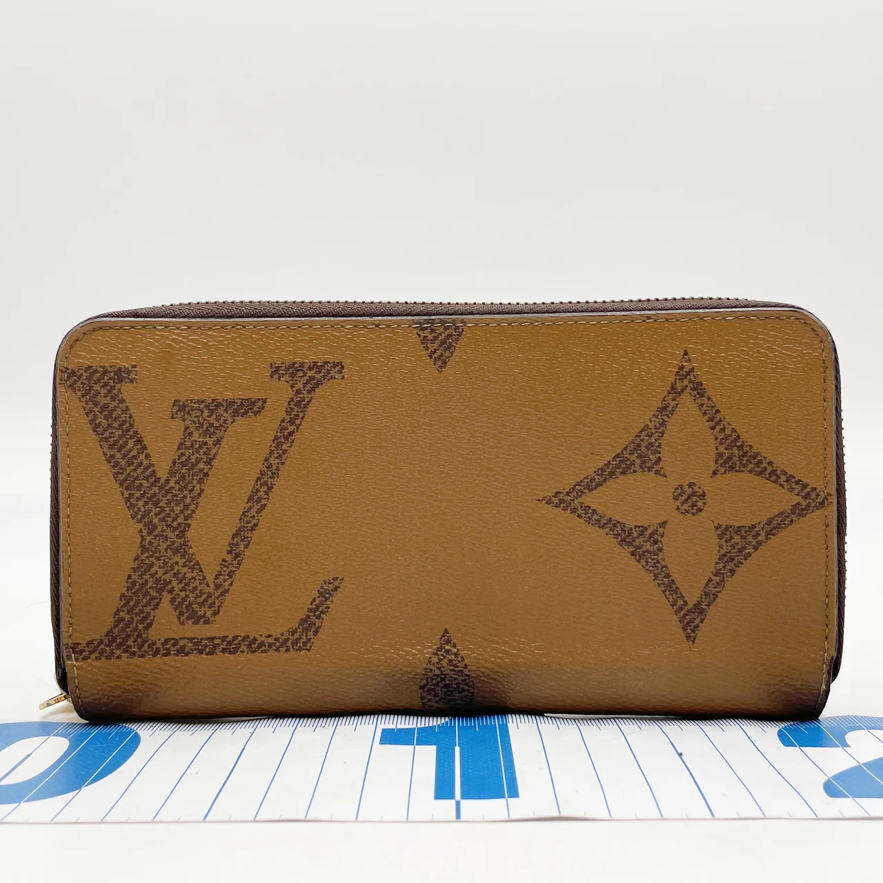 LV JEANT REVERSE ZIPPY WALLET