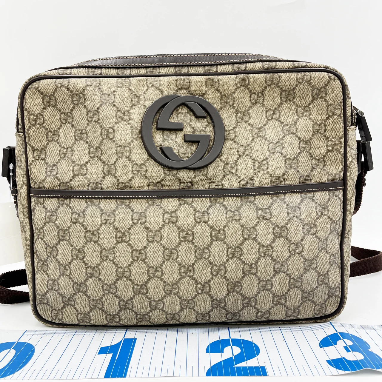 GUCCI GG SUPREME MESSENGER BAG