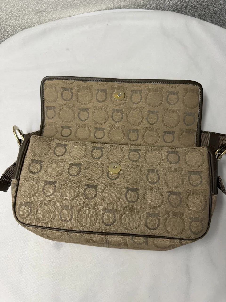 SALVATORE FERRAGAMO SHOULDER BAG view 9