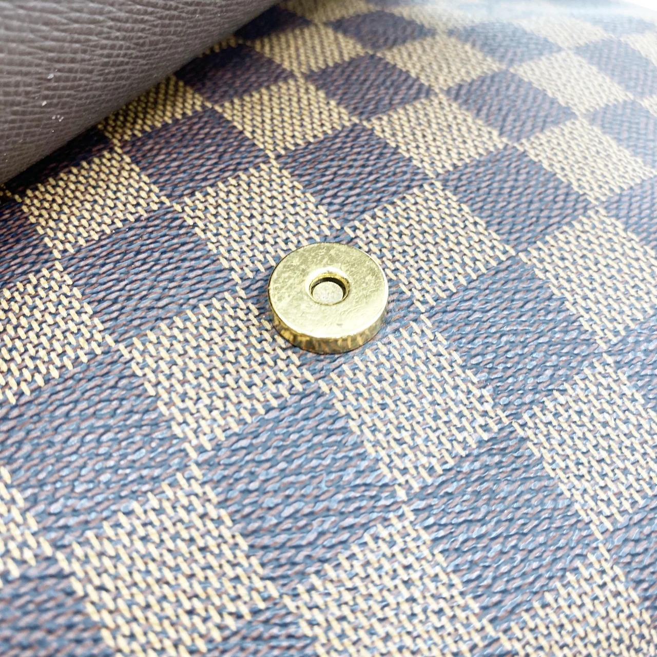 LV DAMIER MUSETTE SALSA LONG view 5