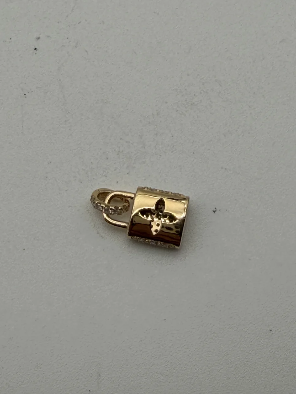 K18 GOLD DIAMOND PADLOCK DIAMOND view 3
