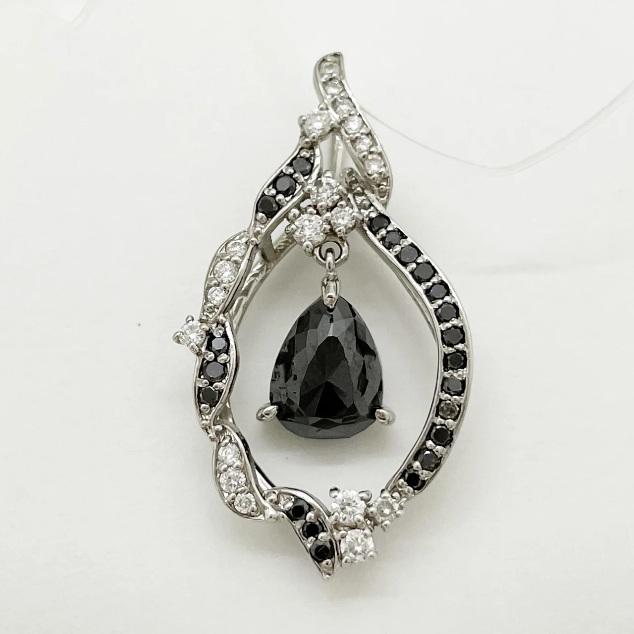 K18WG BLACK DIAMOND NECKLACE BD1.16CTS FD0.30CT 2.3G