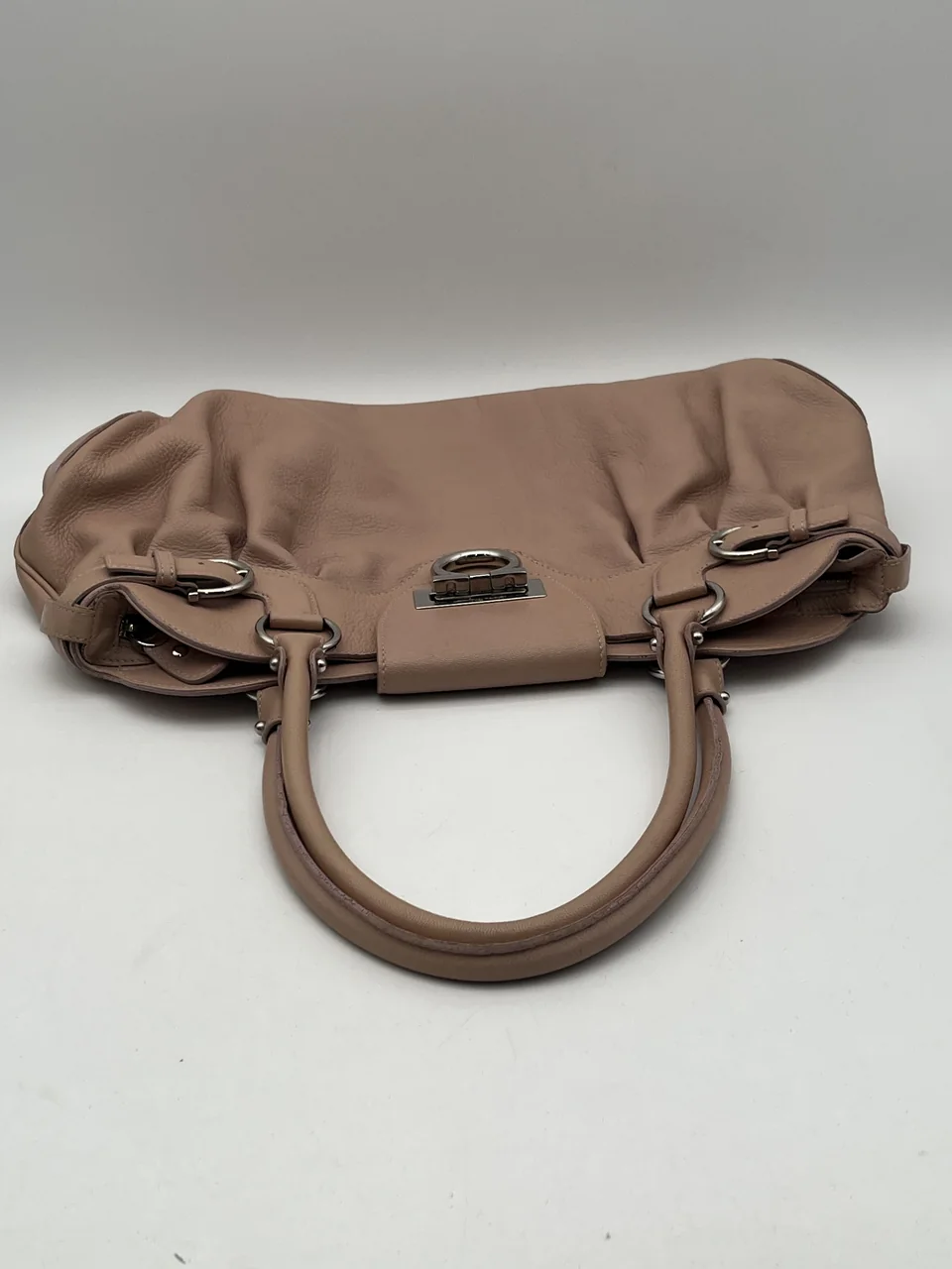 SALVATORE FERRAGAMO GANCINI SHOULDER BAG (PINK) view 3