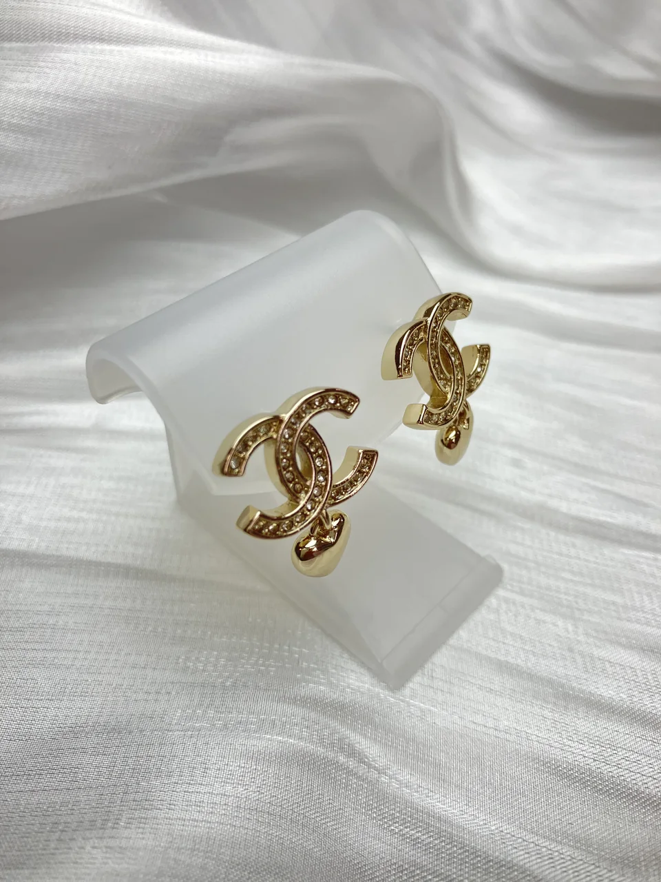CHANEL EARRINGS hover