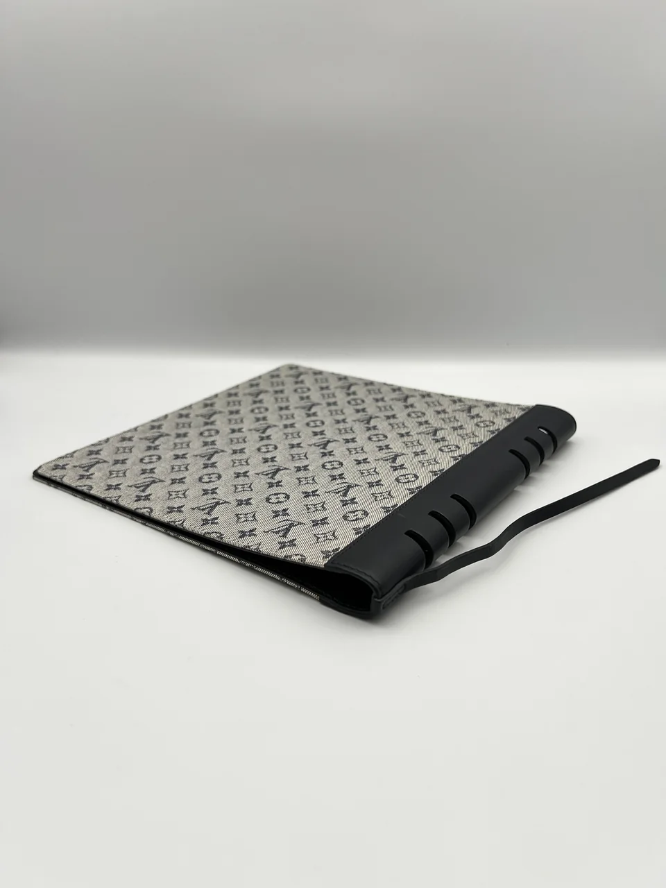 LV MONOGRAM MINI LIN NOTEBOOK view 5