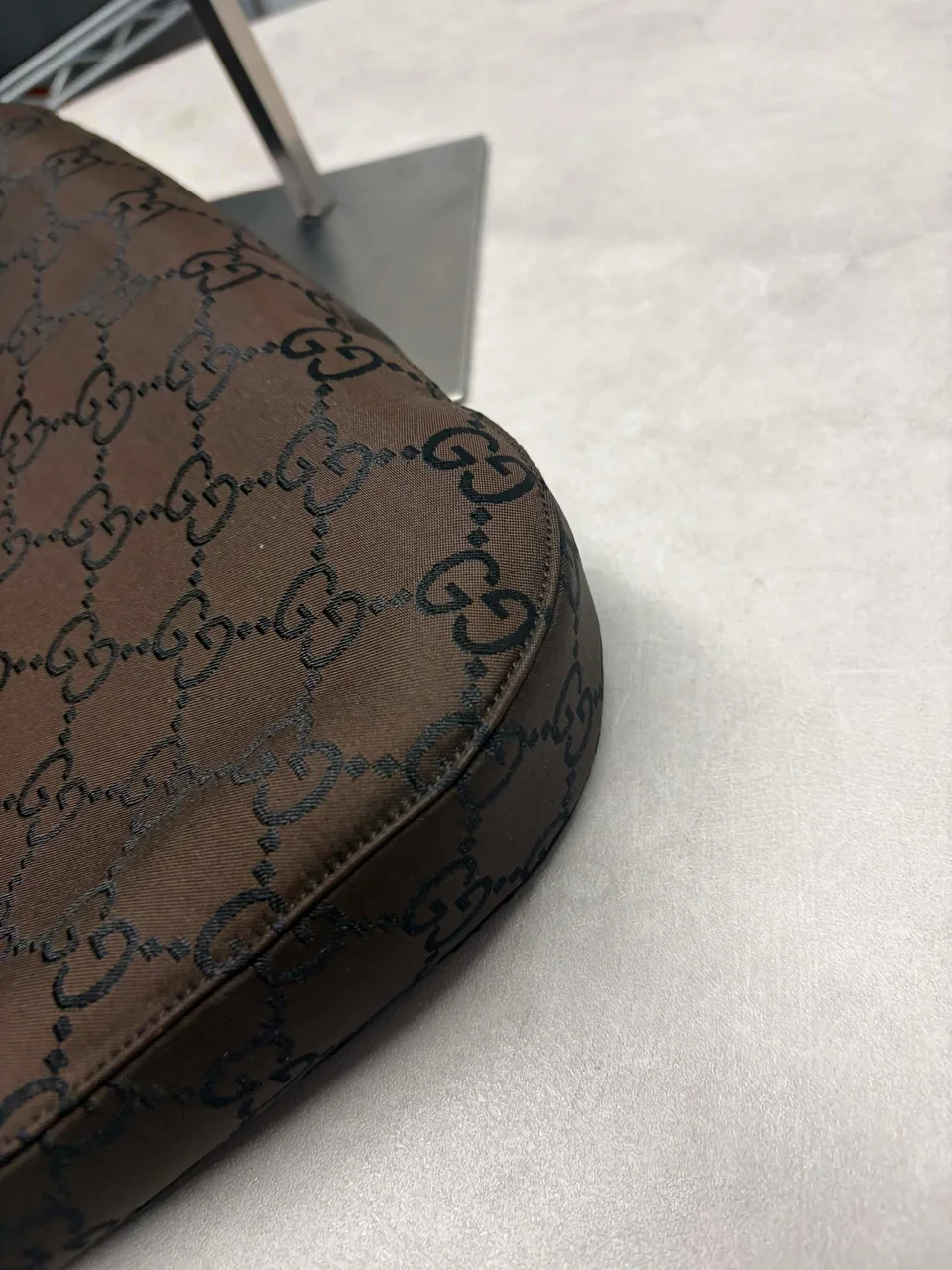 GUCCI SHOULDER BAG view 4