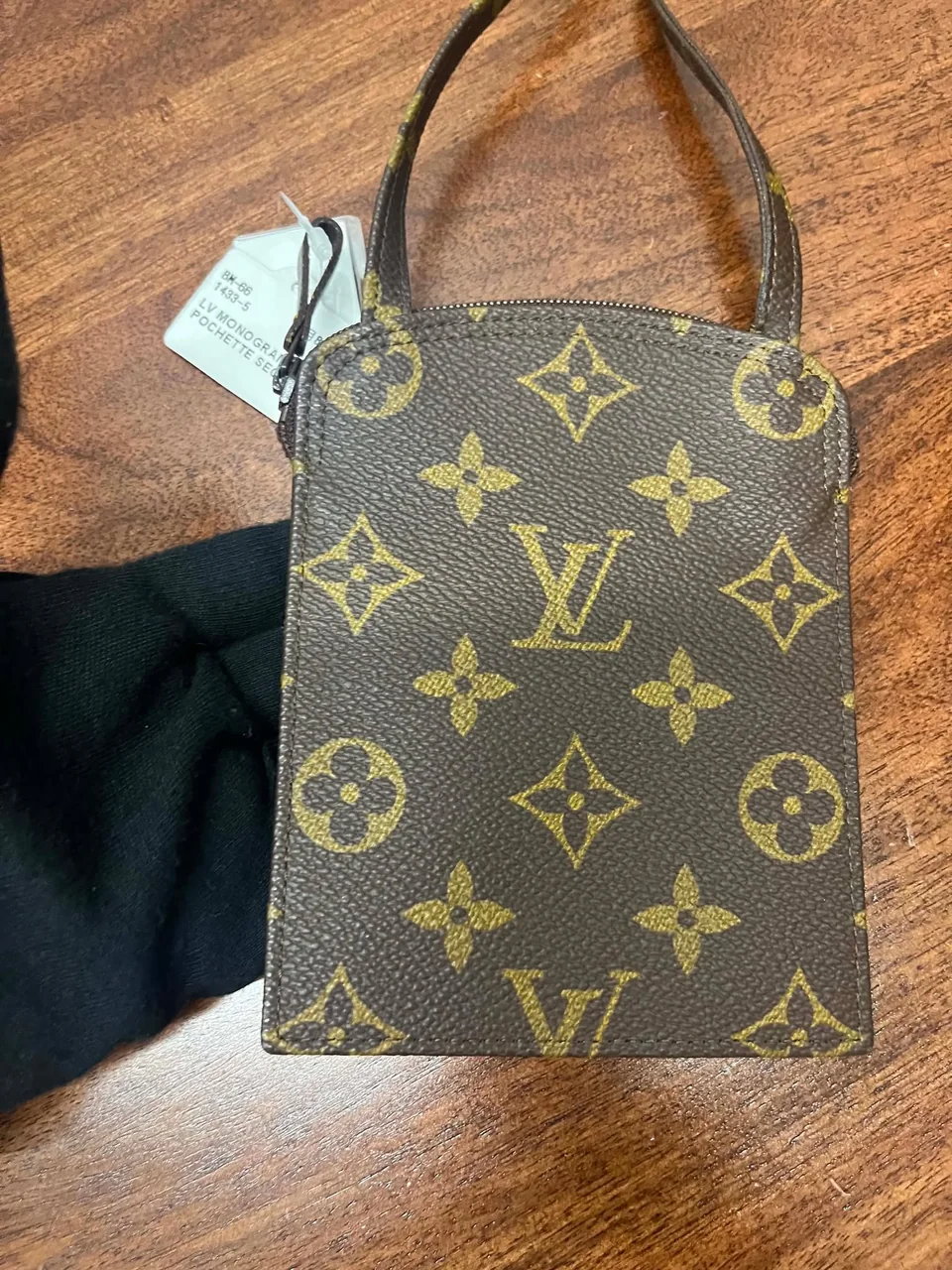 BM-66 2025.01.05 00:00:00 LV MONOGRAM POCHETTE SECRET