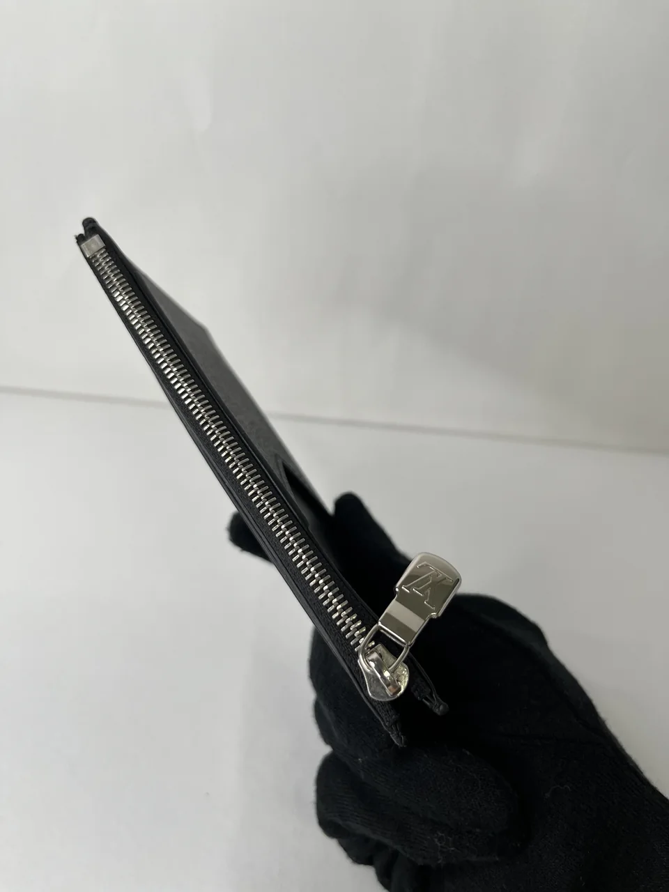 LV TAIGARAMA COIN CARD HOLDER view 5
