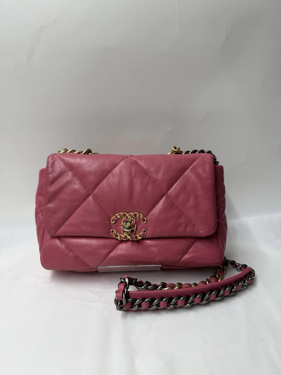CHANEL LAMB SKIN 19 CHAIN SHOULDER BAG