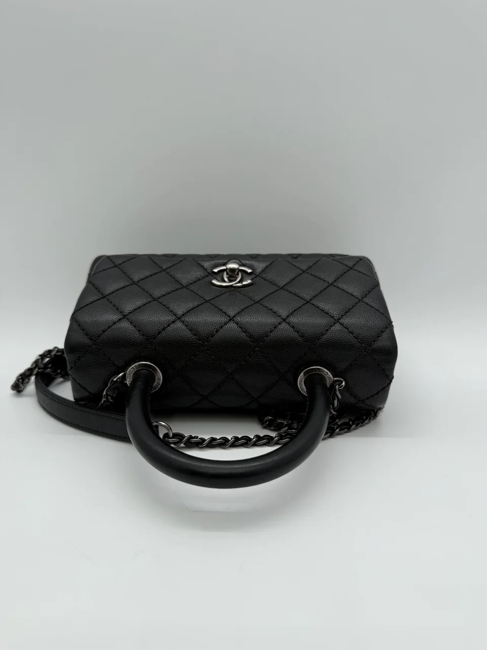 CHANEL CAVIAR COCO HANDE HANDBAG (22 SERIAL CODE) view 9