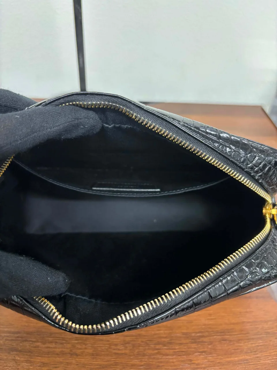 AY-11 284-2 SAINT LAURENT LOU hover