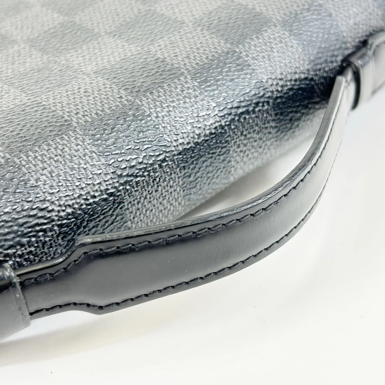 LV DAMIER GRAPHITE ZIPPY XL view 6